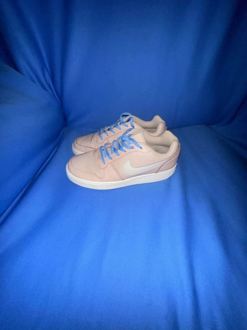 Womens Ebernon Low AQ1779 200 Beige Size  7.5